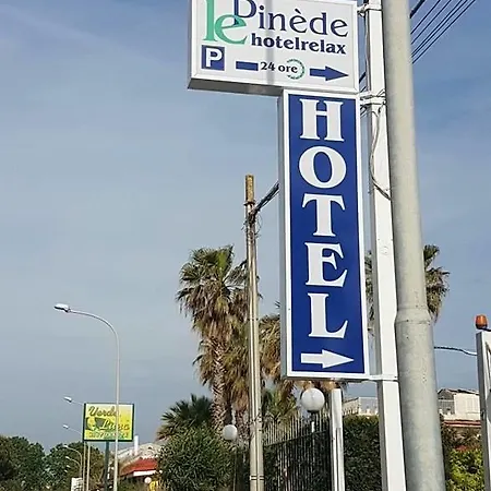 Le Pinede ホテル リコラ