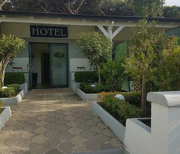 Otel Le Pinede Licola