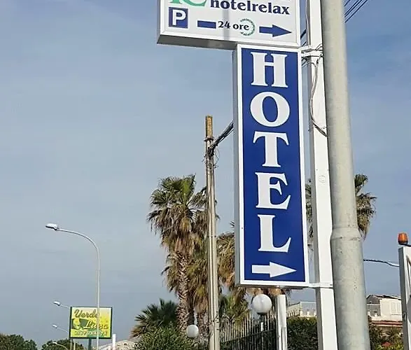 Le Pinede Otel Licola